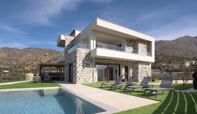 Sweet Sunshine Villa, with 2 Pools & Playground