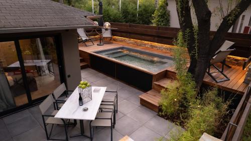 Sylvia Camping & Luxury Suites