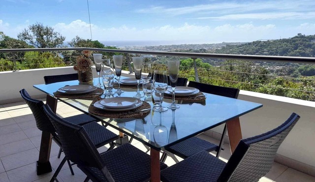 TAHITI OCEAN VIEW HOME