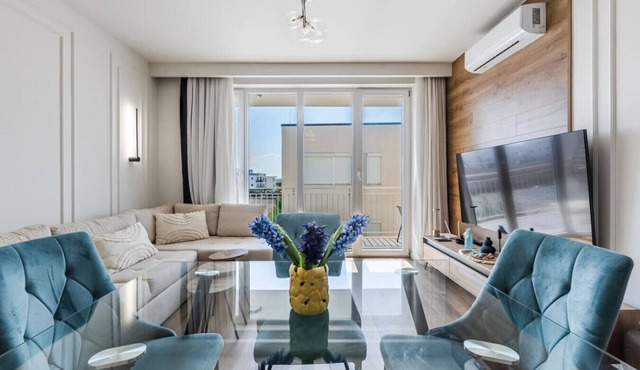Talea Elegant Escape Apartment by PikHost
