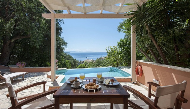 The Cottage, Kaminaki, Katavolos, Corfu. Short walk toKaminaki beach.