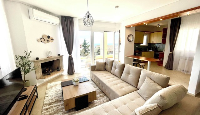 The perfect blend of comfort and tranquility in this elegant top-floor apartment