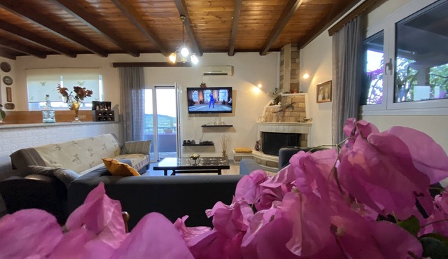 Themis apartment