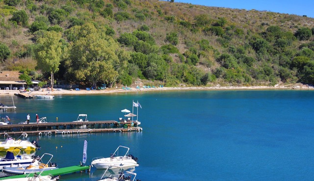 Theophilos 2: Amazing location, Bay views, A/C, WiFi, sleeps 4