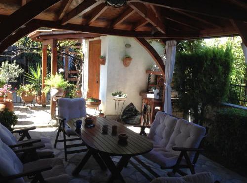 Toroni home