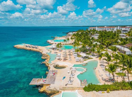 TRACADERO Beach Club & Holidays Rentals