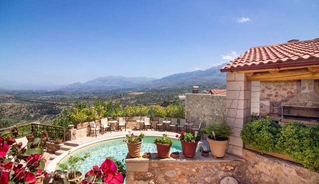 Traditional Crete Villa | Villa Blue Mantzourana | Stunning Views | 1 Bedroom