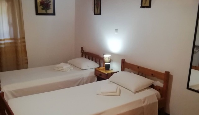 Traditional House with Loft (Michalis' House in Kouramades)