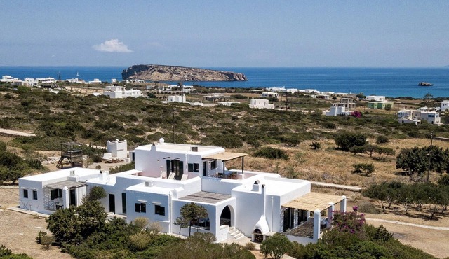 Traditional Villa 5-min walk to the beach