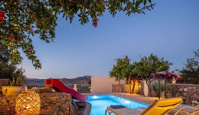 Traditional Villa w/Pool & BBQ, near Rethymno