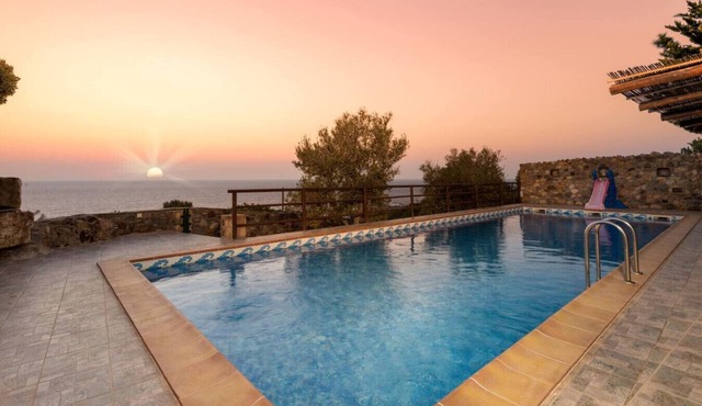 Traditional villa w/pool & seaview near Elafonissi