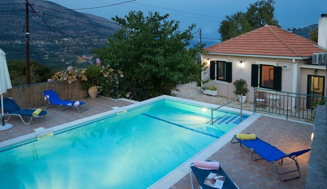 Traditional Villa with Private Pool, Lovely Sea Views, Rural location, A/C, BBQ