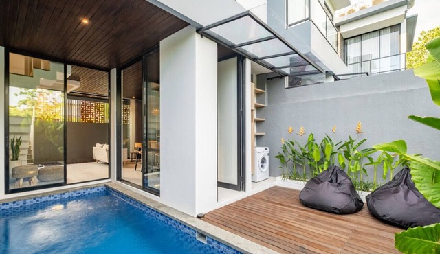 Tropical Private Pool Villa 8C, 10min - Melasti Beach
