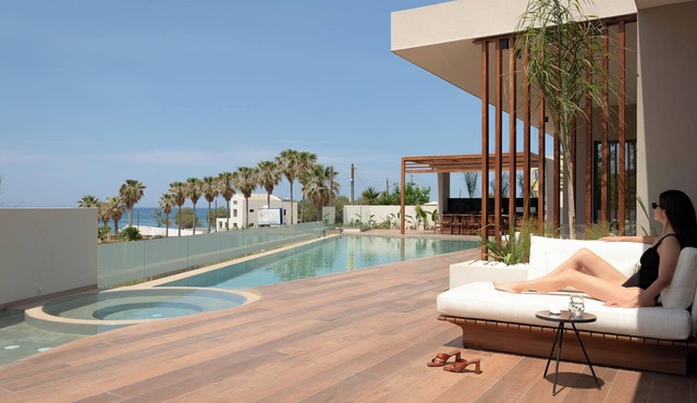 Unique 5BR Villa, Elegant Design & Beach Bliss