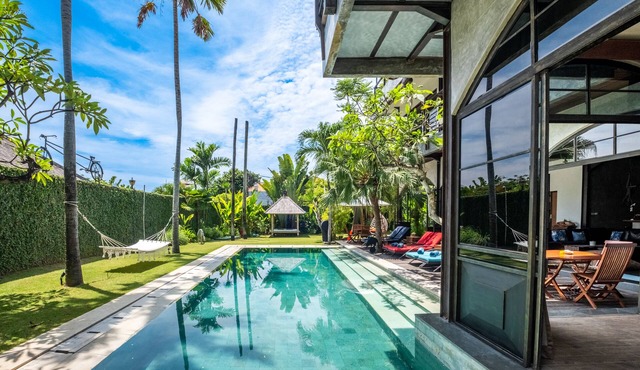 Unique 6 Bdrm Villa In Central Seminyak/Petitenget