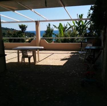 Varagoulis Giannis & Lenas Apartments
