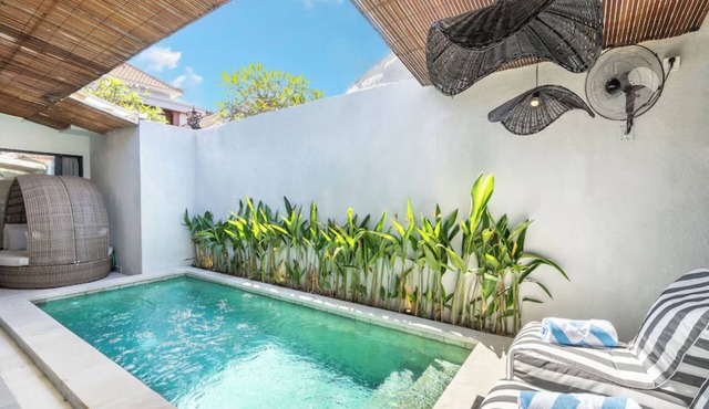 Vibey, spacious 3-bedroom villa with WiFi, AC, Pool, in the heart of Canggu