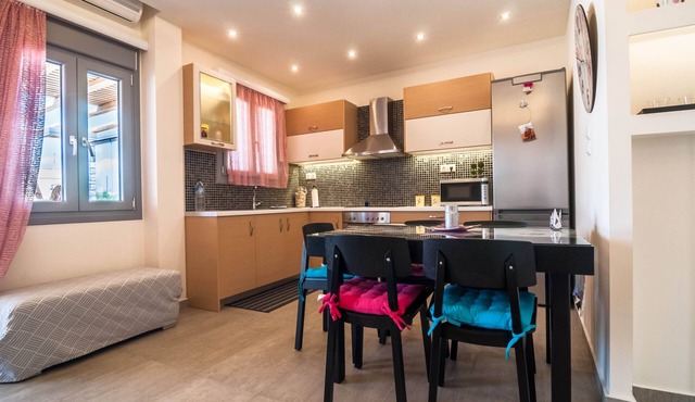 Viglaki House | Ready for stress-free holiday filled with amazing views?