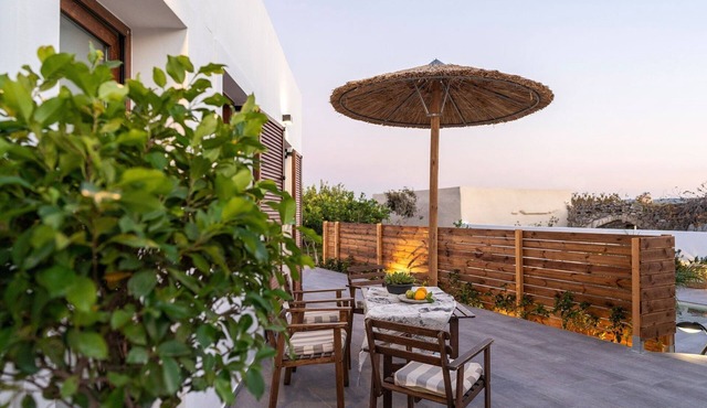 Viila Thalorien, Furnished Terrace, Rhodes