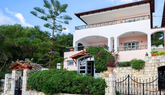 Villa Alexander - Beachfront Villa