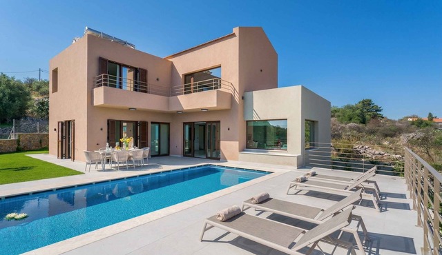Villa Alya | Heated* pool, luxury & seaviews