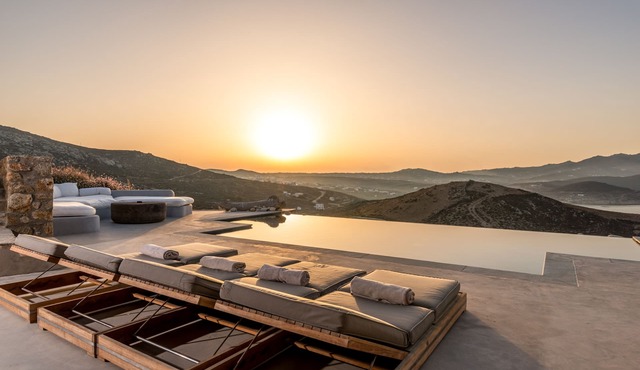 Villa Amra - Secluded Luxury Villa with 2 Pools, Hammam, and Gym