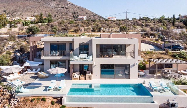 Villa Ananke - Five Bedroom Villa, Sleeps 12