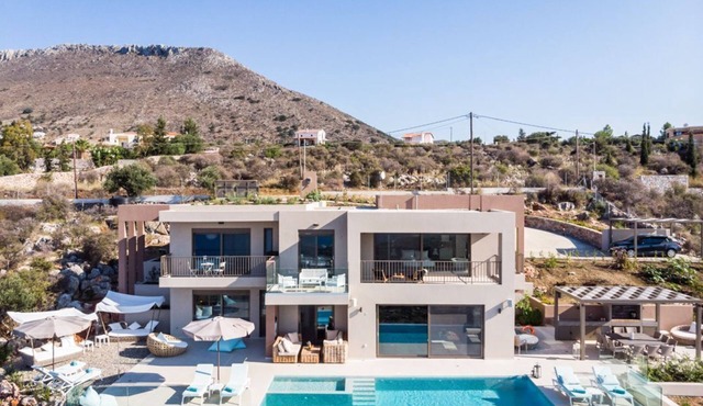 Villa Ananke - Five Bedroom Villa, Sleeps 12