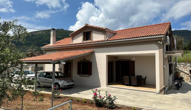 Villa Andrew
