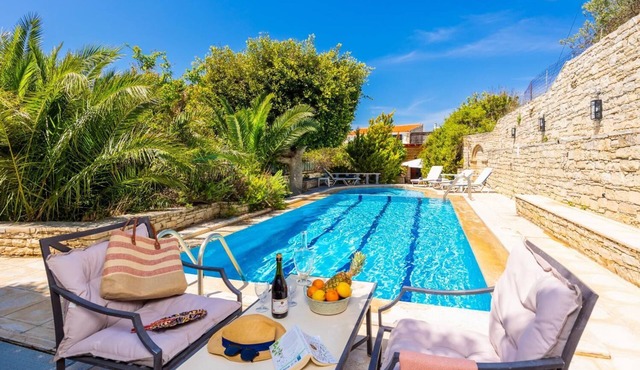 Villa Anta - Two Bedroom Villa, Sleeps 4