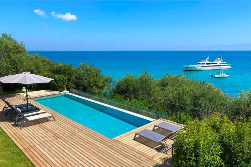 Villa Apanemia Mare