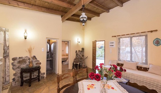 Villa Argo, Feakia