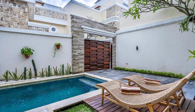 Villa Arsy-2BR Private Oasis with Pool & Rooftop