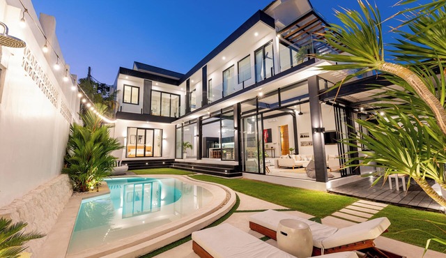 Villa Bali Escape– Private Ricefield Retreat, Steps from the Canggu Action