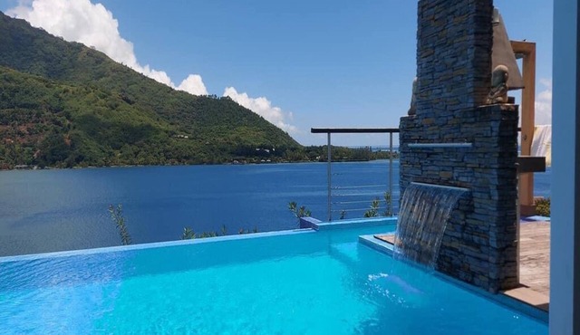 "Villa Blanche" PANORAMIC POOL-BAR COOK BAY