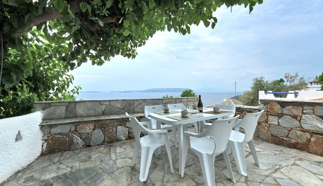 Villa CAMELIA+VERONICA. Infinity panoramic pool. Privileged view of the Egean.
