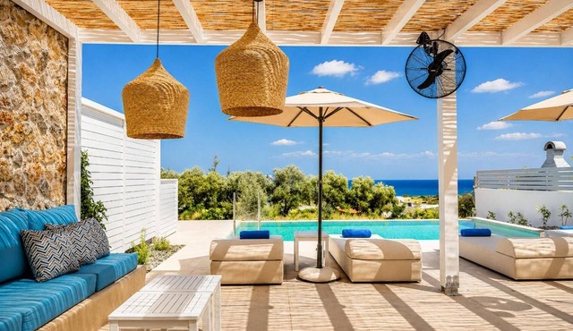 Villa Castor - Two Bedroom Villa, Sleeps 4