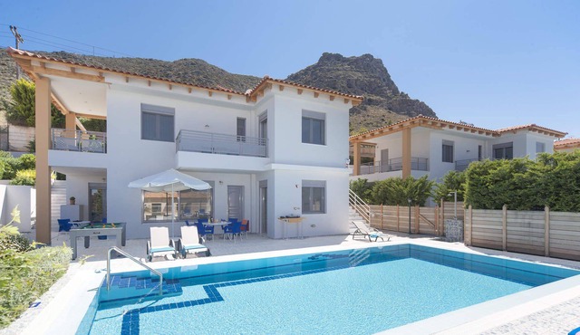 Villa Danae Blue by Villa Plus