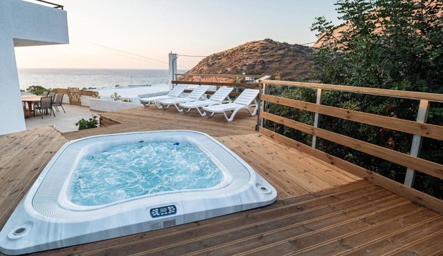 Villa 'Dirui' with Sea View, Wi-Fi and Air Conditioning