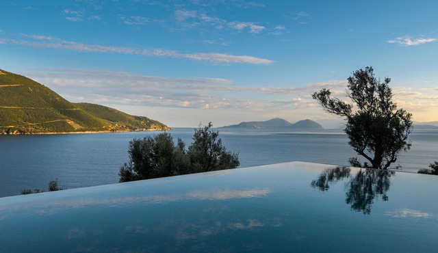 Villa Doukato-exclusive on Vassiliki bay in walking distance from the beach