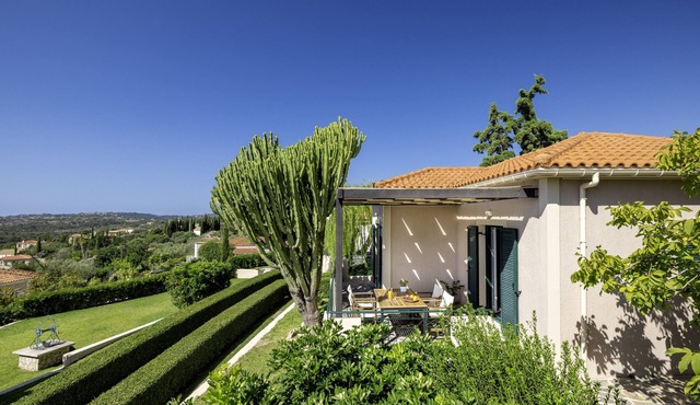 Villa Eirini with Sea View