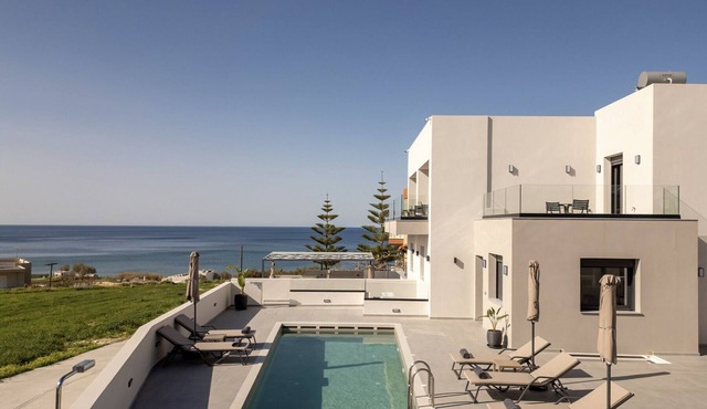 Villa Etoile - With Private Heated Pool