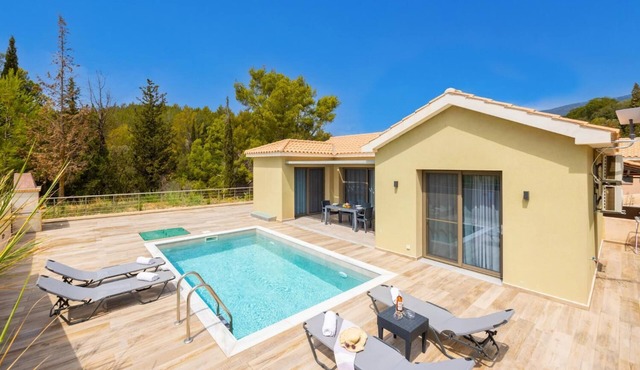 Villa Gerasmia - Three Bedroom Villa, Sleeps 5