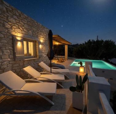 Villa Giorgianna -near Aliki beach with pool