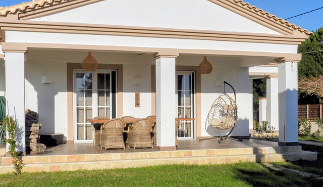 Villa Meraki - High-quality vacation home on the most beautiful sandy beach in Corfu for up to 6 people.