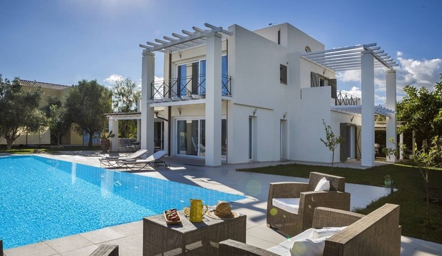 Villa Hermes - Three Bedroom Villa, Sleeps 6