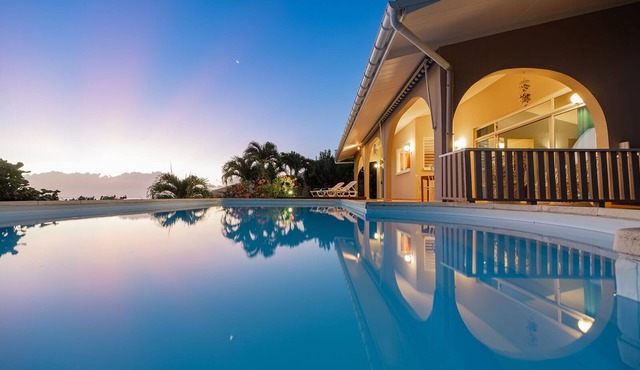 Villa Hoe by Tahiti Homes®. Swimming pool and sea view, ideal for a getaway for two!