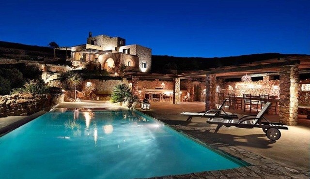 Villa 'IANOS' Infinity Pool, Jacuzzi, Steam Bath & Vineyard