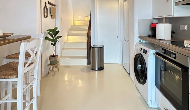 Villa in Marathi, 140sqm - 2bd -4p- Shisha pl-Party-Private P-ELENAS HOSPITALITY