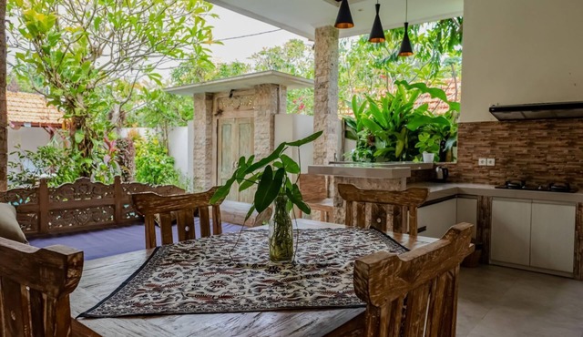 Villa in Tumbak Bayuh, 3 Bedrooms, 3 Bathroom. Air-conditioned.private Pool